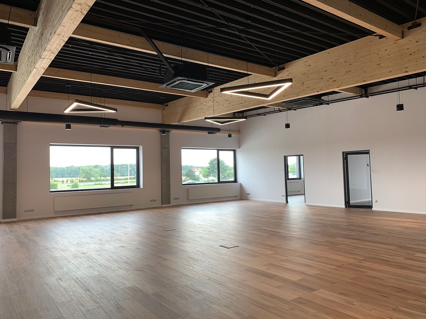 Biurowiec wnętrze 1200m2